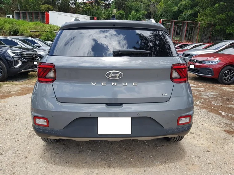 Hyundai VENUE 2022 - Vista 4