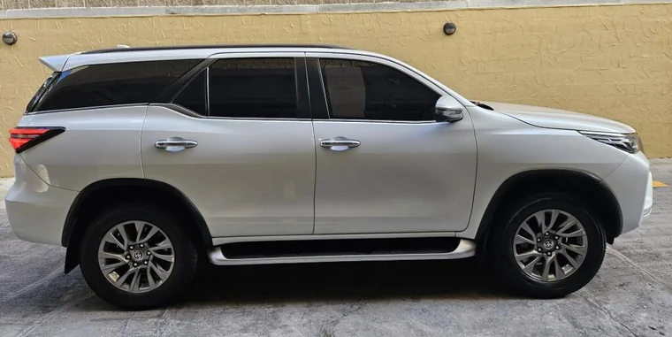 Toyota FORTUNER 2023 - Vista 4