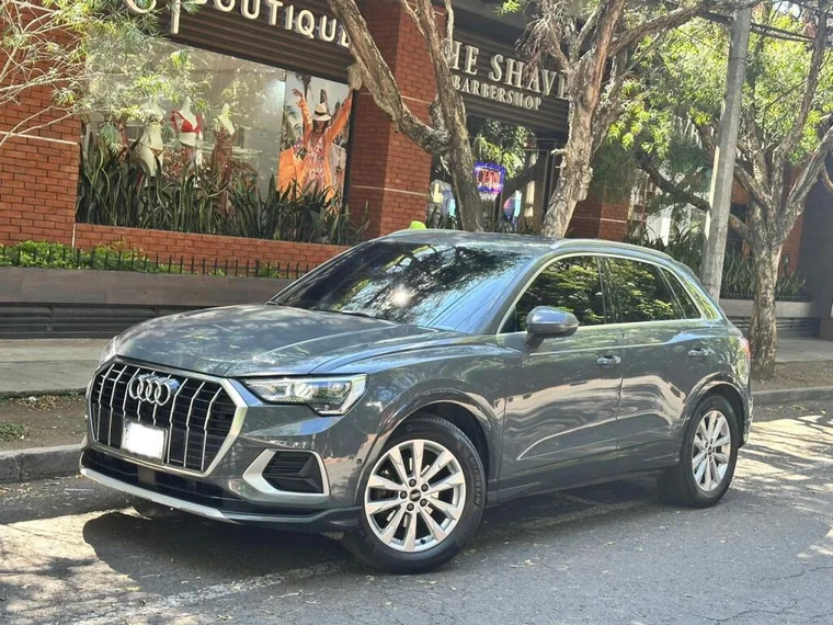 Audi Q3 2022 - Vista 4