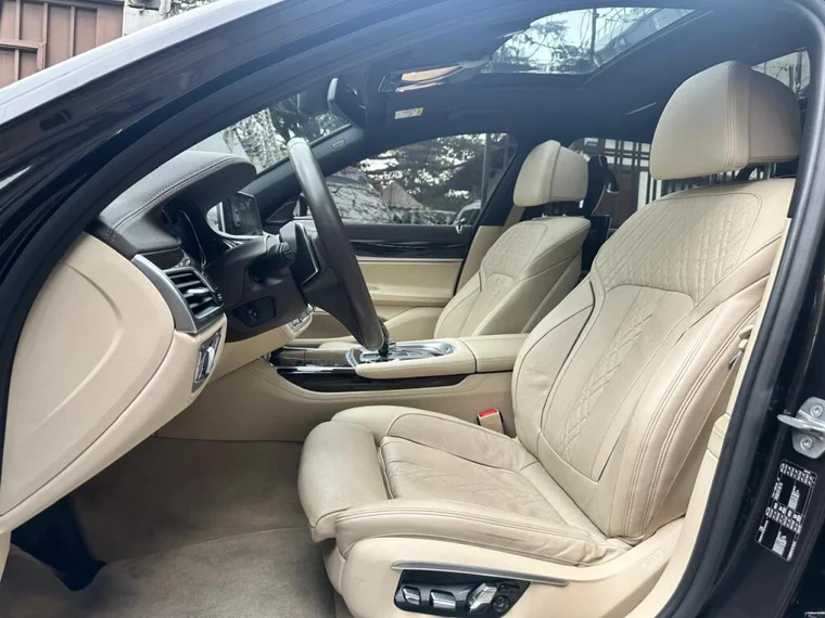 BMW SERIE 7 2016 - Vista 5