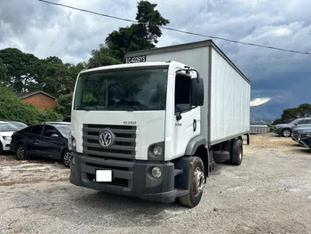 Volkswagen Constellation 2020