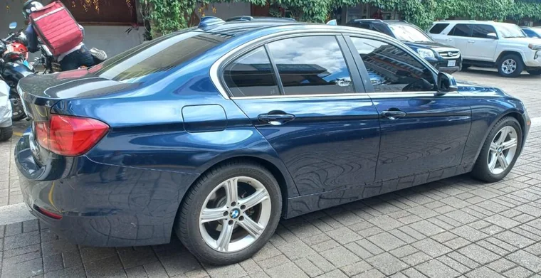 BMW 328i 2015 - Vista 4