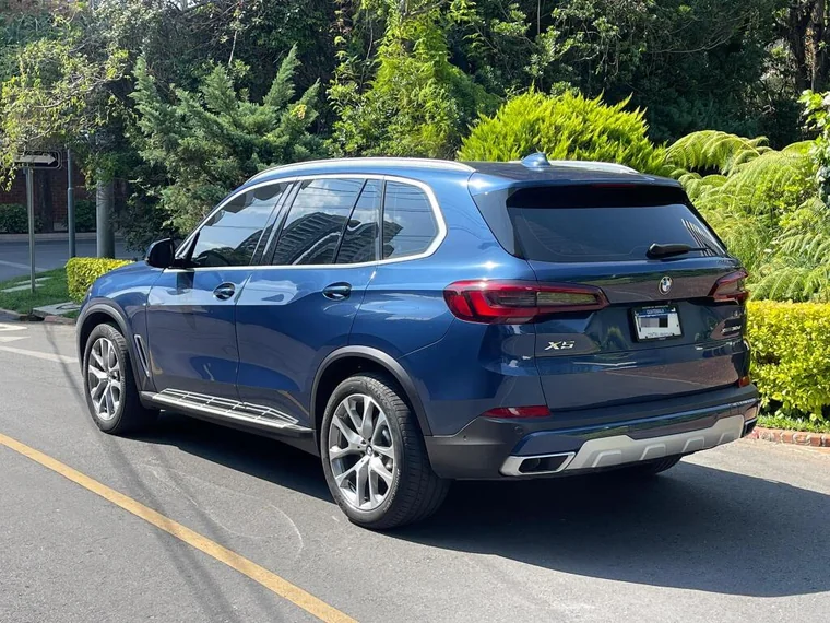 BMW X5 2023 - Vista 5