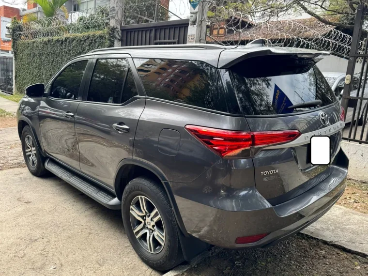Toyota FORTUNER 2020 - Vista 4