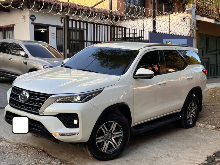 Toyota FORTUNER 2023 - Vista 5