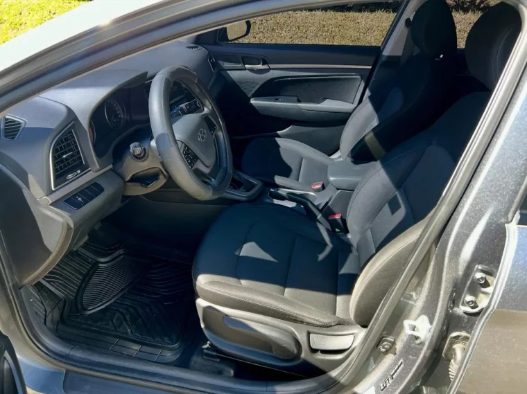 Hyundai ELANTRA 2017 - Vista 4