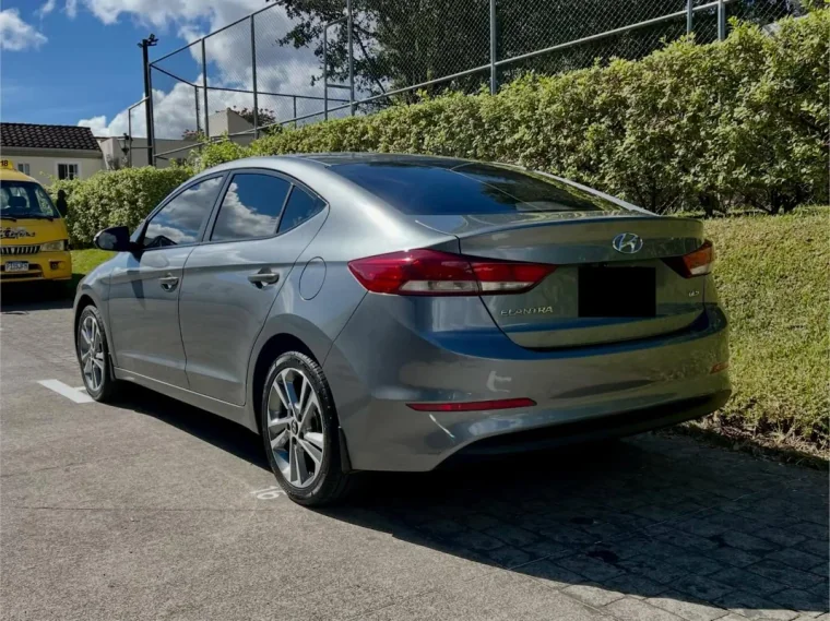 Hyundai ELANTRA 2017 - Vista 2