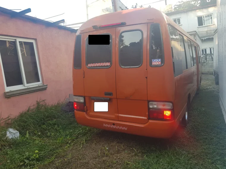 Toyota Coaster 2010 - Vista 4