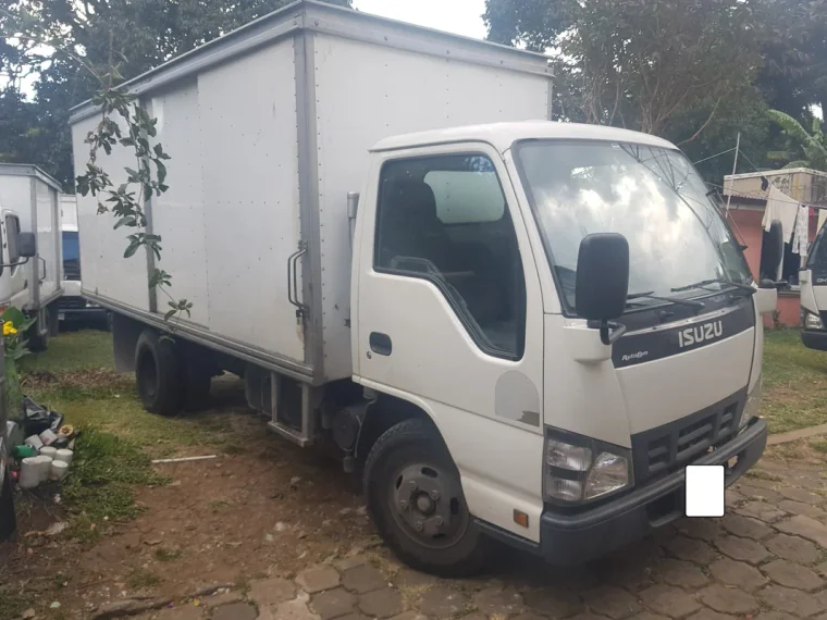Isuzu QKR 2021 - Vista 5