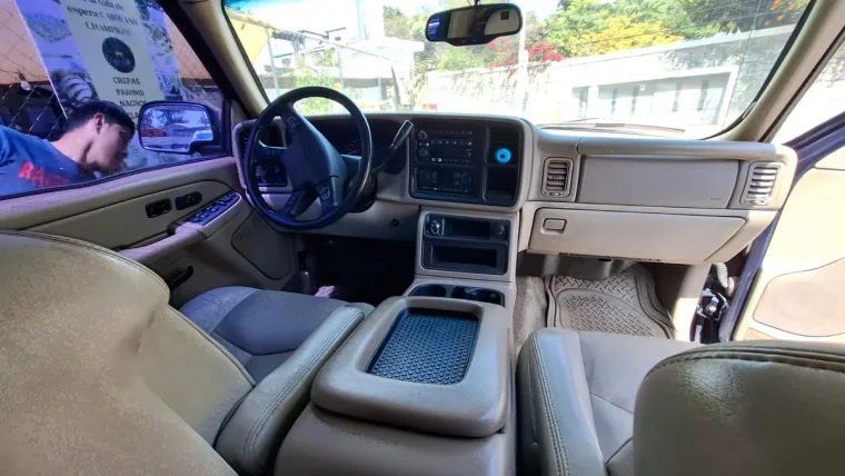 Chevrolet SUBURBAN 2004 - Vista 4