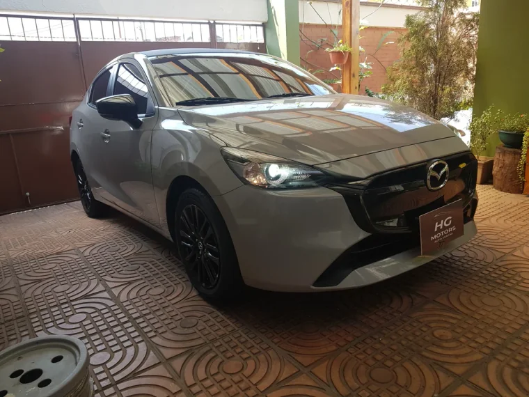 Mazda 2 2024 - Vista 5