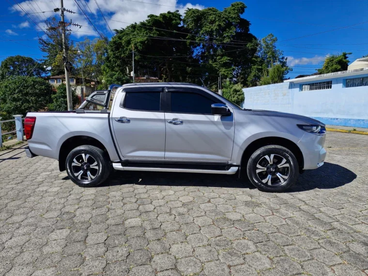 Mazda BT-50 2023 - Vista 4