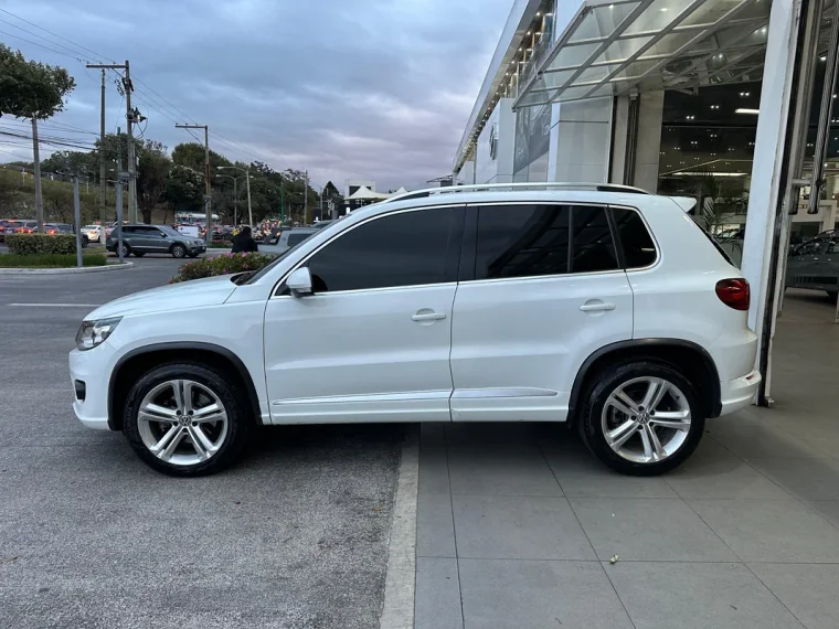 Volkswagen Tiguan RLINE 2016 - Vista 5
