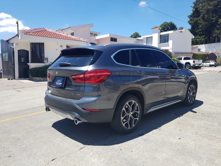 BMW X1 2022 - Vista 5