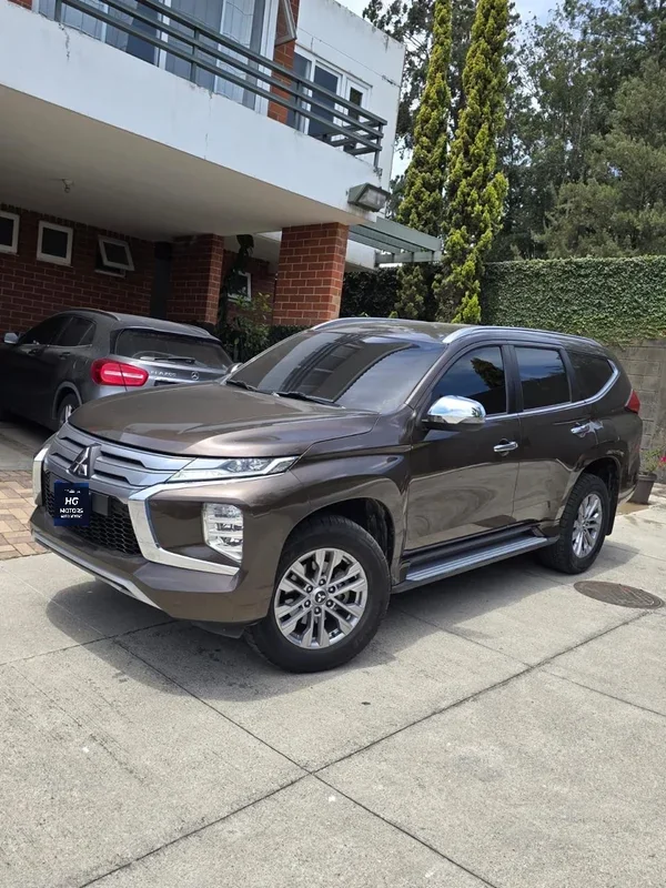 Mitsubishi Montero Sport 2024 - Vista 5