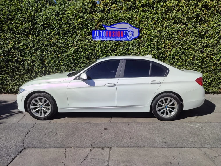 BMW 320i 2016 - Vista 4