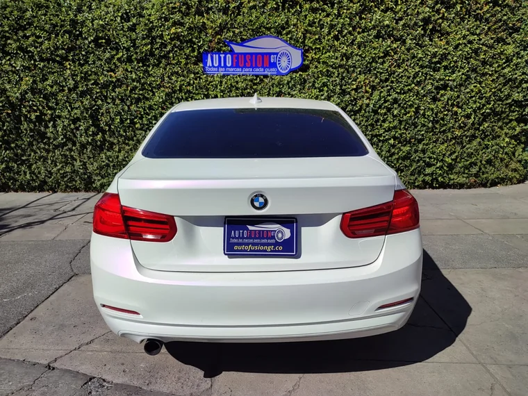 BMW 320i 2016 - Vista 5