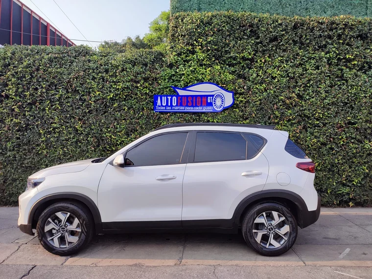 Kia Sonet 2023 - Vista 4