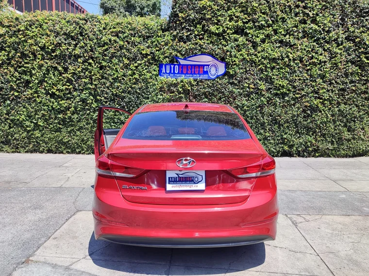 Hyundai ELANTRA 2018 - Vista 5