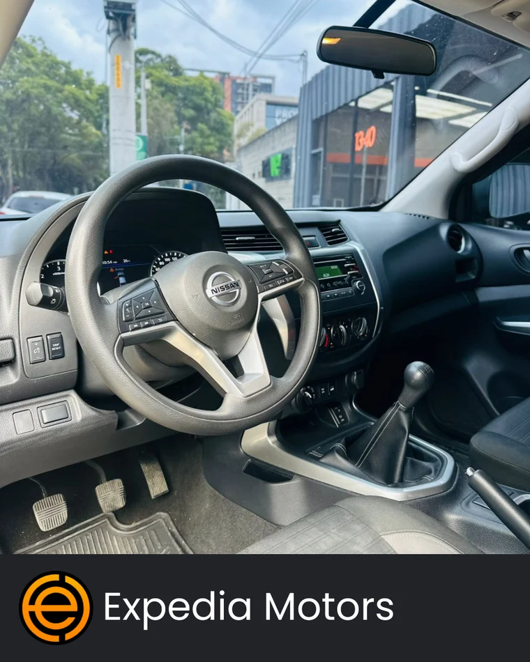 Nissan FRONTIER 2022 - Vista 5