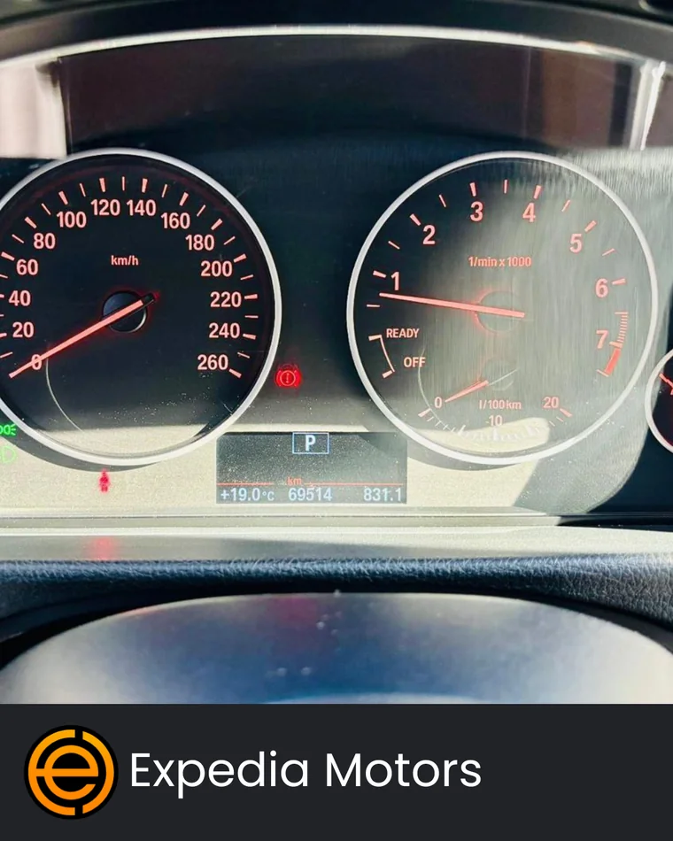 BMW 3 2014 - Vista 5