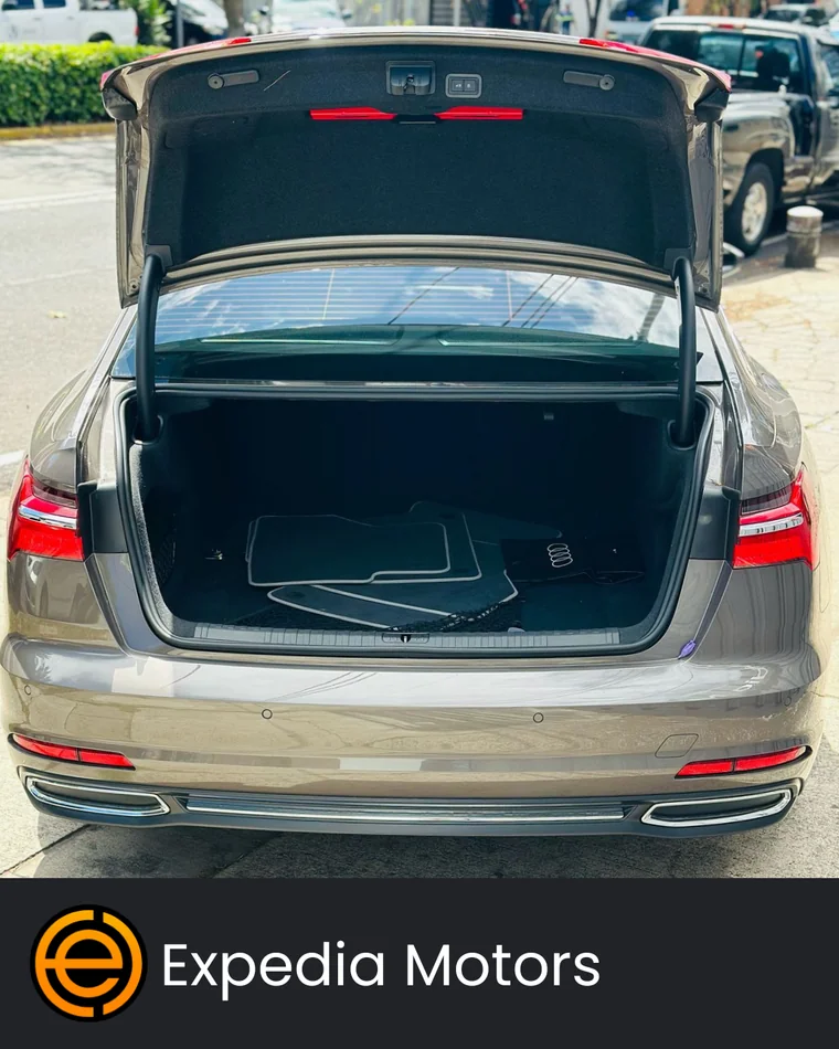 Audi A6 2022 - Vista 5