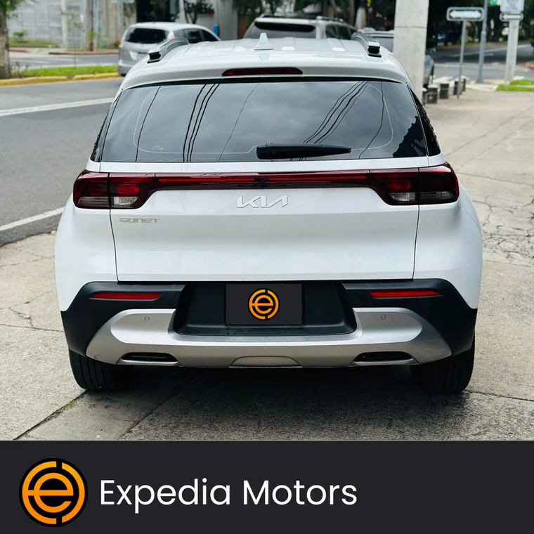 Kia Sonet 2023 - Vista 4