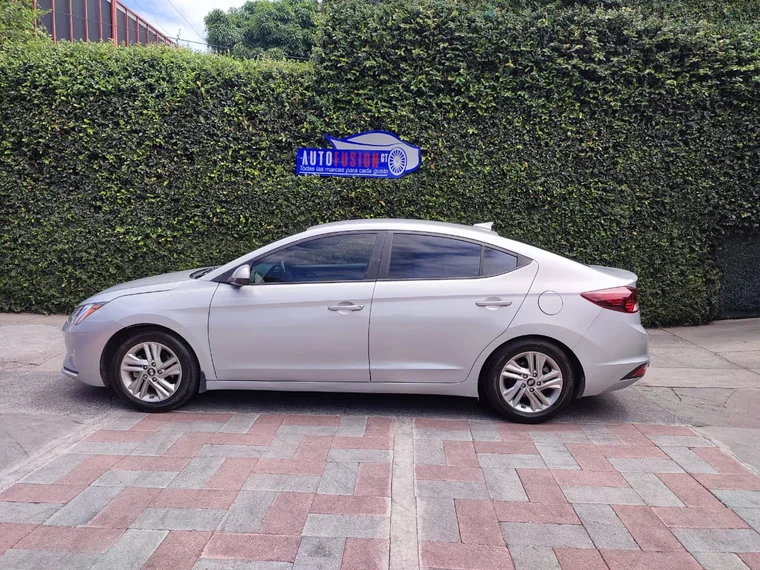 Hyundai ELANTRA 2020 - Vista 4