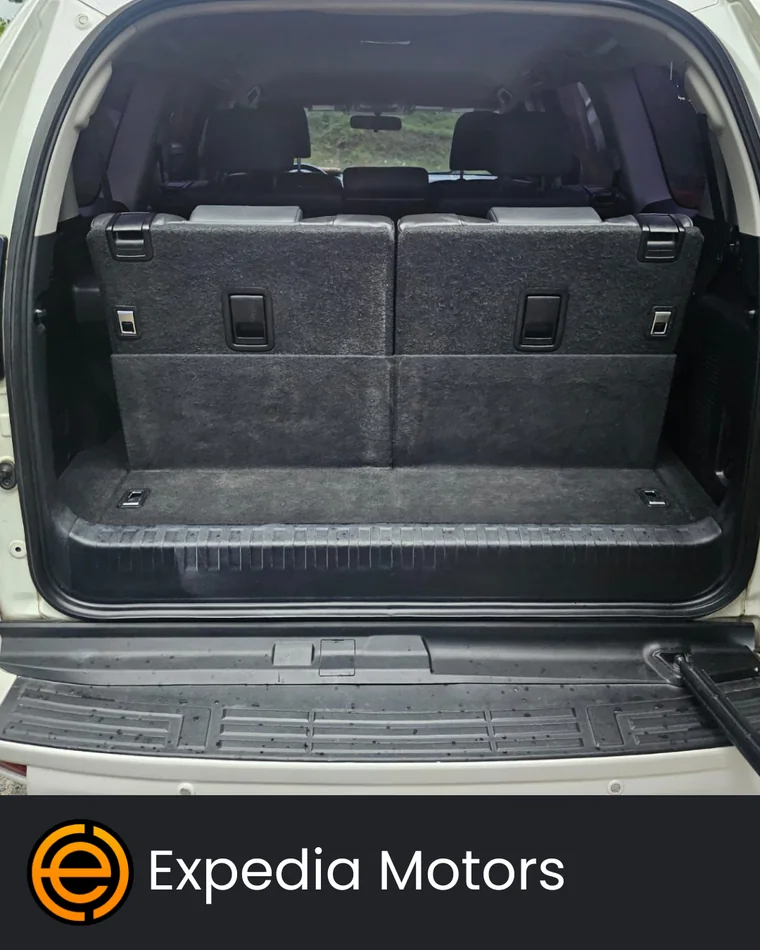 Toyota LAND CRUISER 2017 - Vista 5