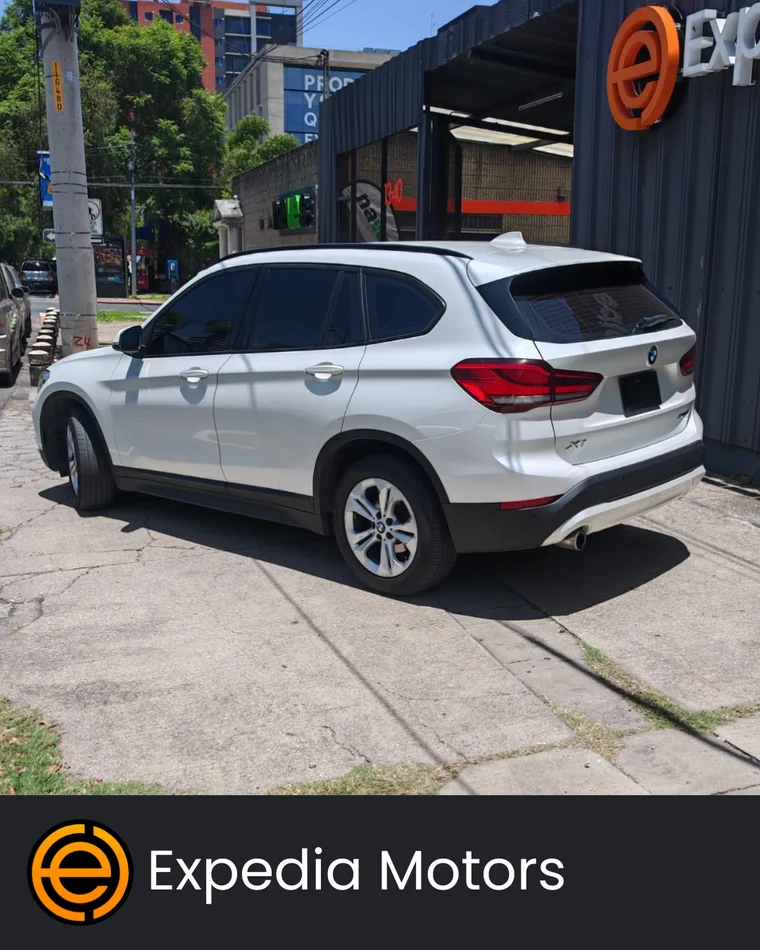 BMW X1 2020 - Vista 4