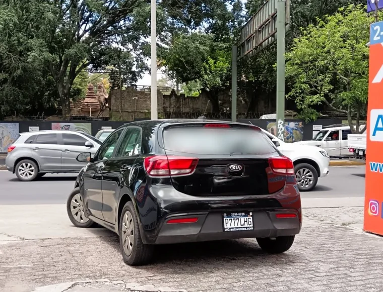 Kia RIO 2018 - Vista 5