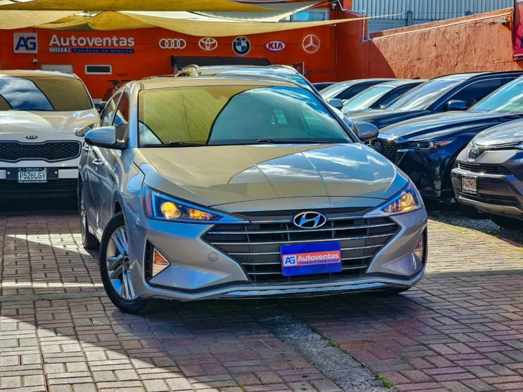 Hyundai ELANTRA 2020 - Vista 3
