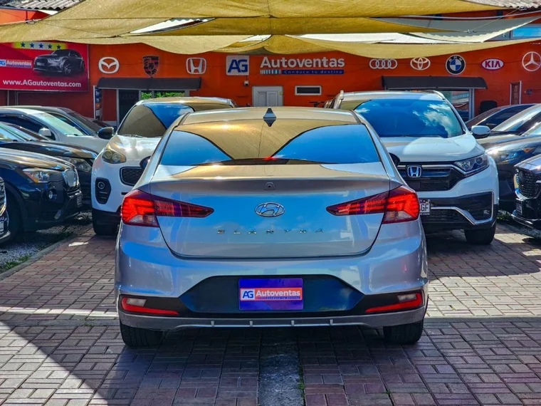 Hyundai ELANTRA 2020 - Vista 5