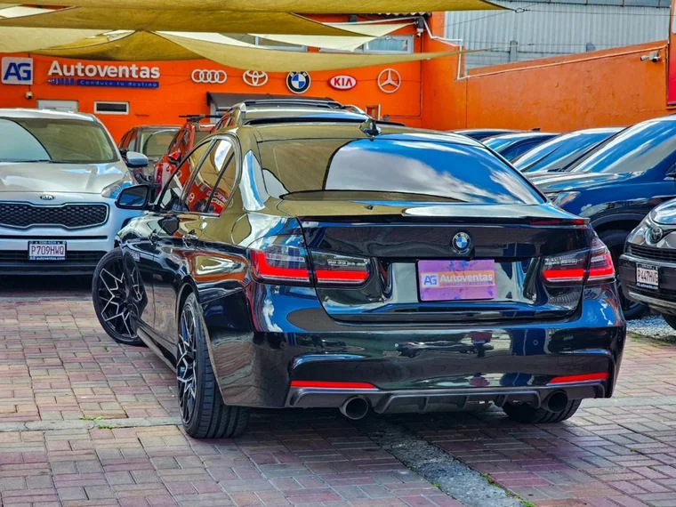 BMW 328i 2014 - Vista 4