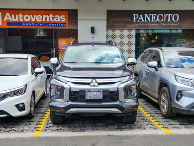 Mitsubishi L200 2021