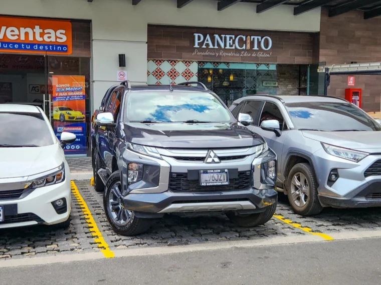 Mitsubishi L200 2021 - Vista 3