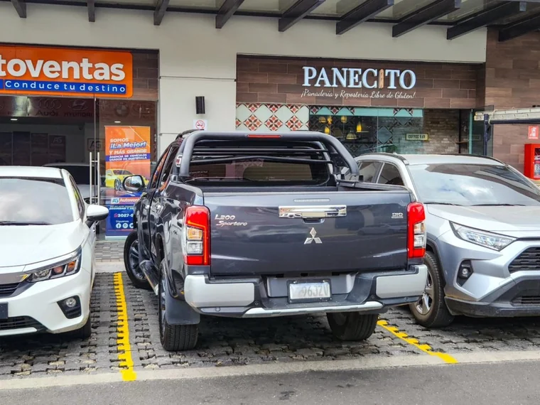 Mitsubishi L200 2021 - Vista 4