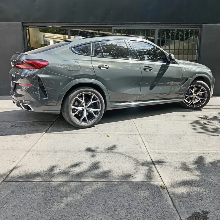 BMW X6 2022 - Vista 4