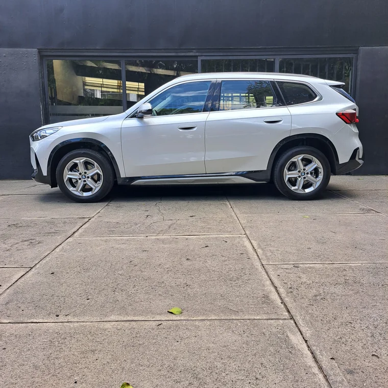 BMW X1 2024 - Vista 3