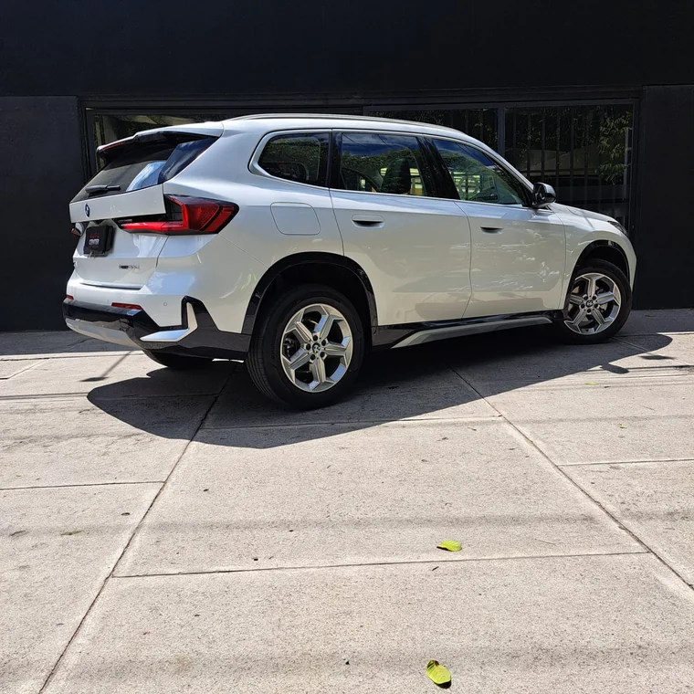 BMW X1 2024 - Vista 4