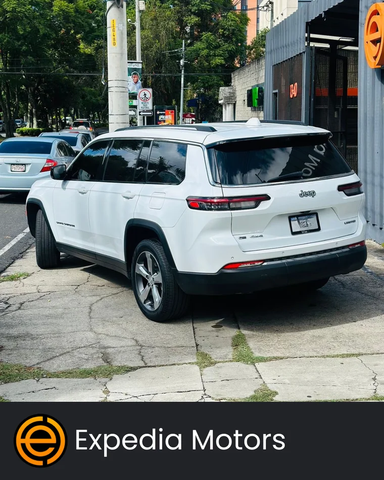 Jeep GRAND CHEROKEE 2022 - Vista 3