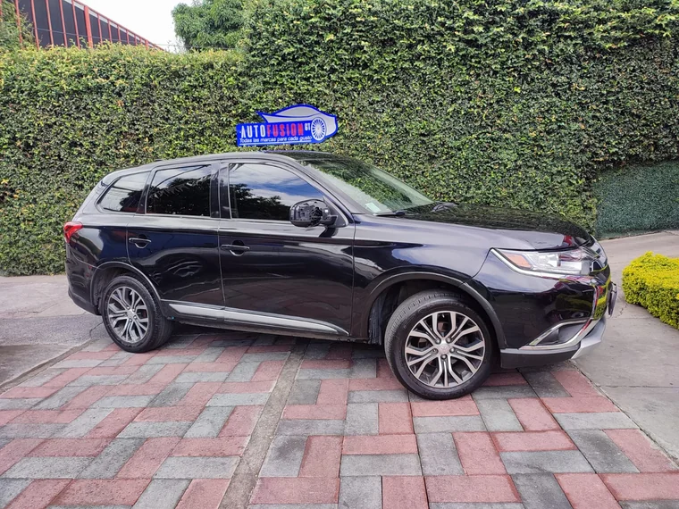 Mitsubishi OUTLANDER 2017 - Vista 2