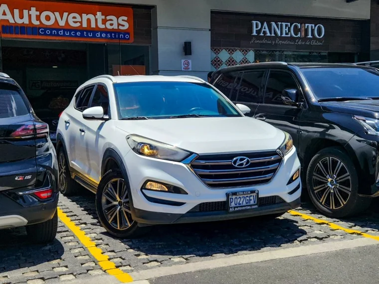 Hyundai TUCSON 2016 - Vista 3