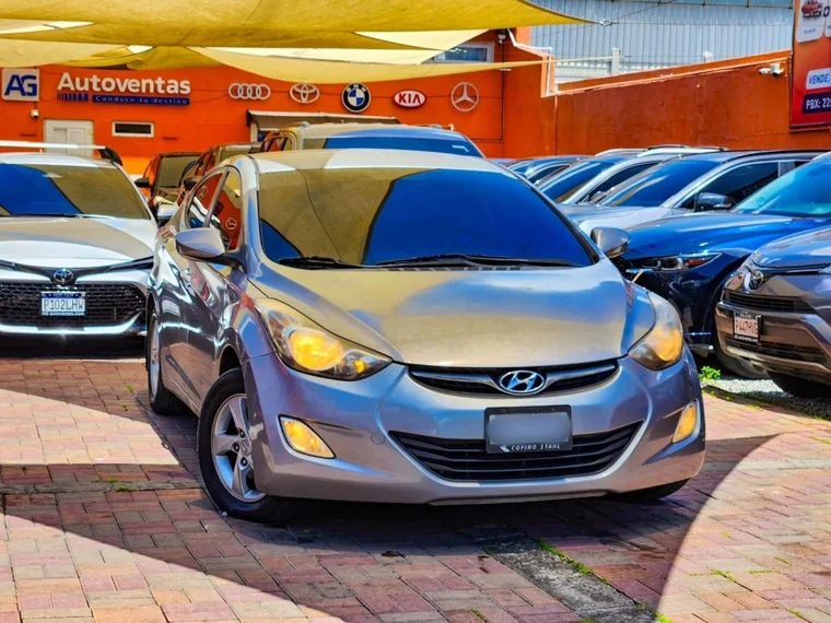 Hyundai ELANTRA 2013 - Vista 2