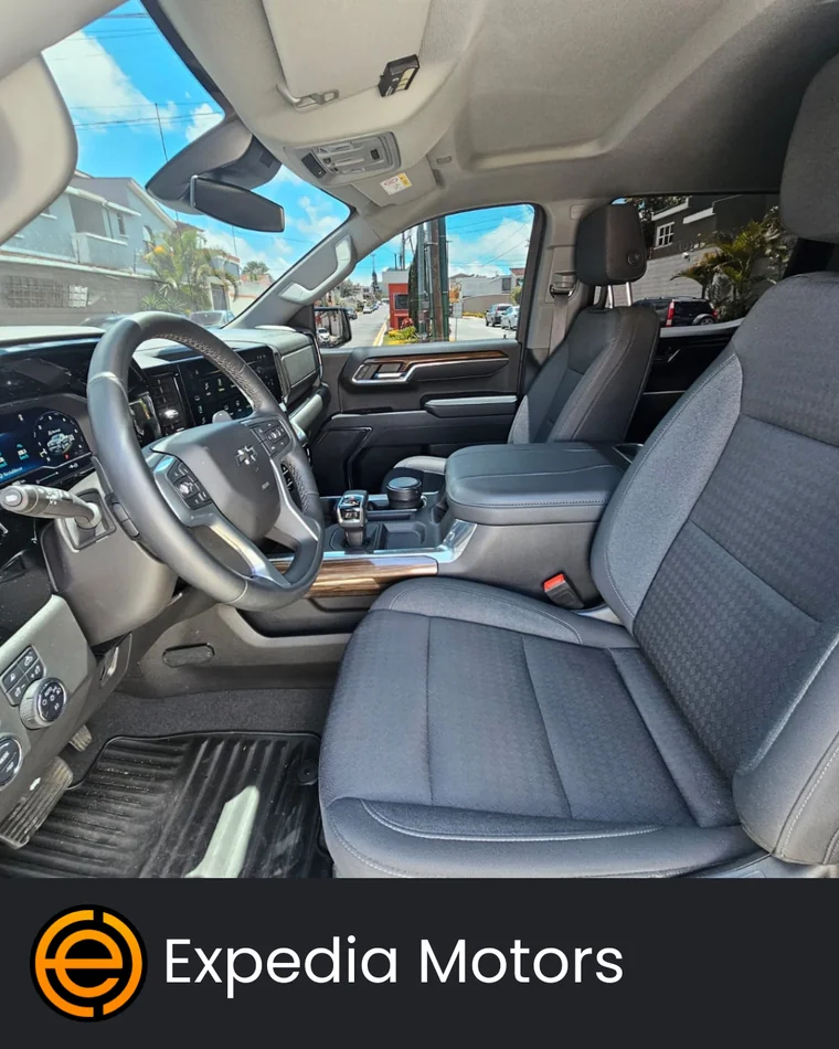 Chevrolet SILVERADO 2023 - Vista 5