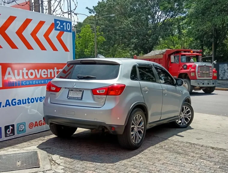 Mitsubishi OUTLANDER 2017 - Vista 4