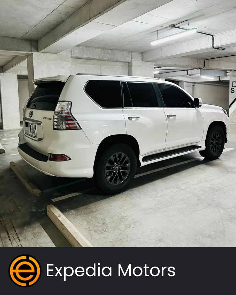 Lexus GX 2023 - Vista 5