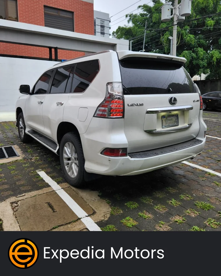 Lexus GX 2024 - Vista 5