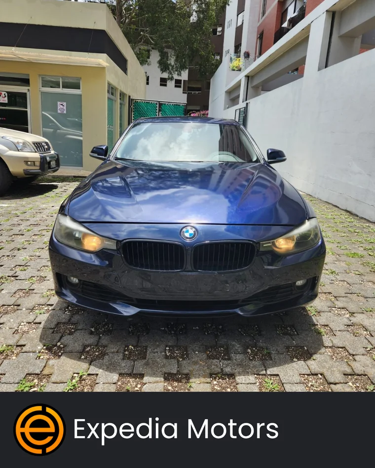 BMW SERIE 1 2013 - Vista 2