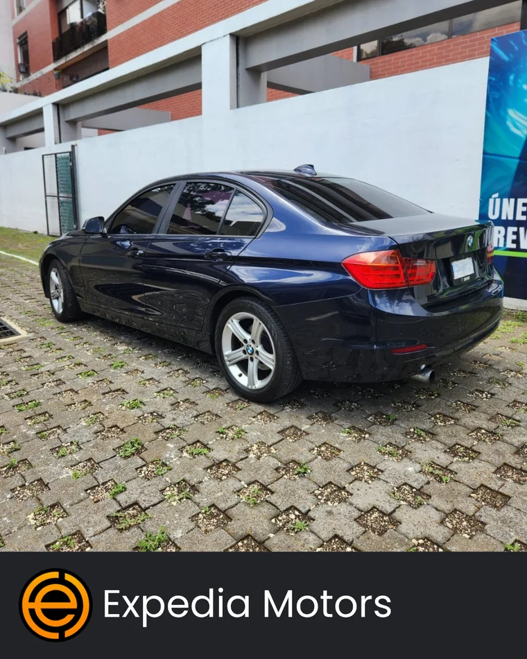 BMW SERIE 1 2013 - Vista 3